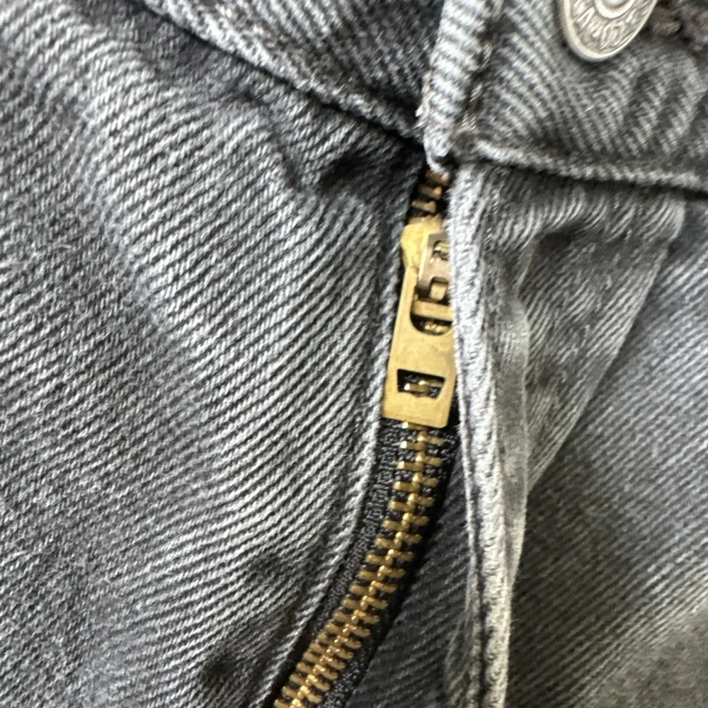 Levi's 505 Men's Straight‎ Leg 36x30 Black Jeans Slight Fade CW 03/15 #1022